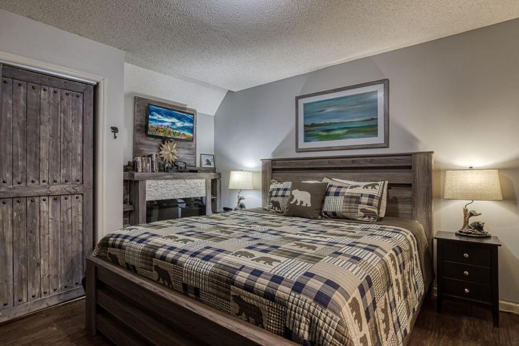 Moonshine Chalet, Hot Tub, Pool Access, Wifi, 1089 Free Tickets Each Paid Day, Dollywood And More Gatlinburg Exterior photo